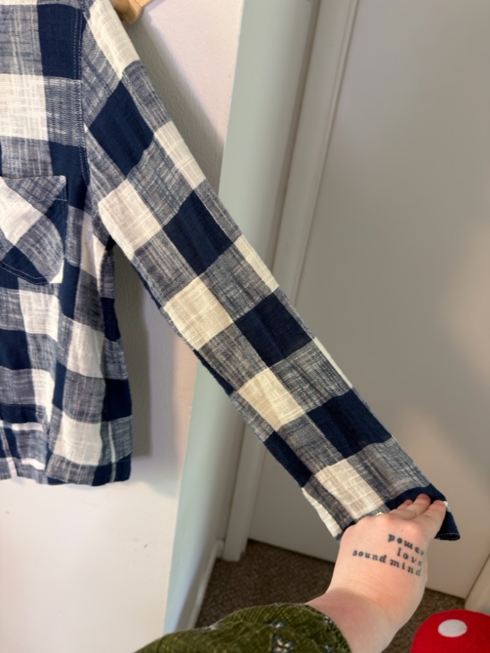 Anthropologie Cloth & Stone Blouse Linen Blend‎ M Navy Blue White Buffalo Plaid - Picture 8 of 10